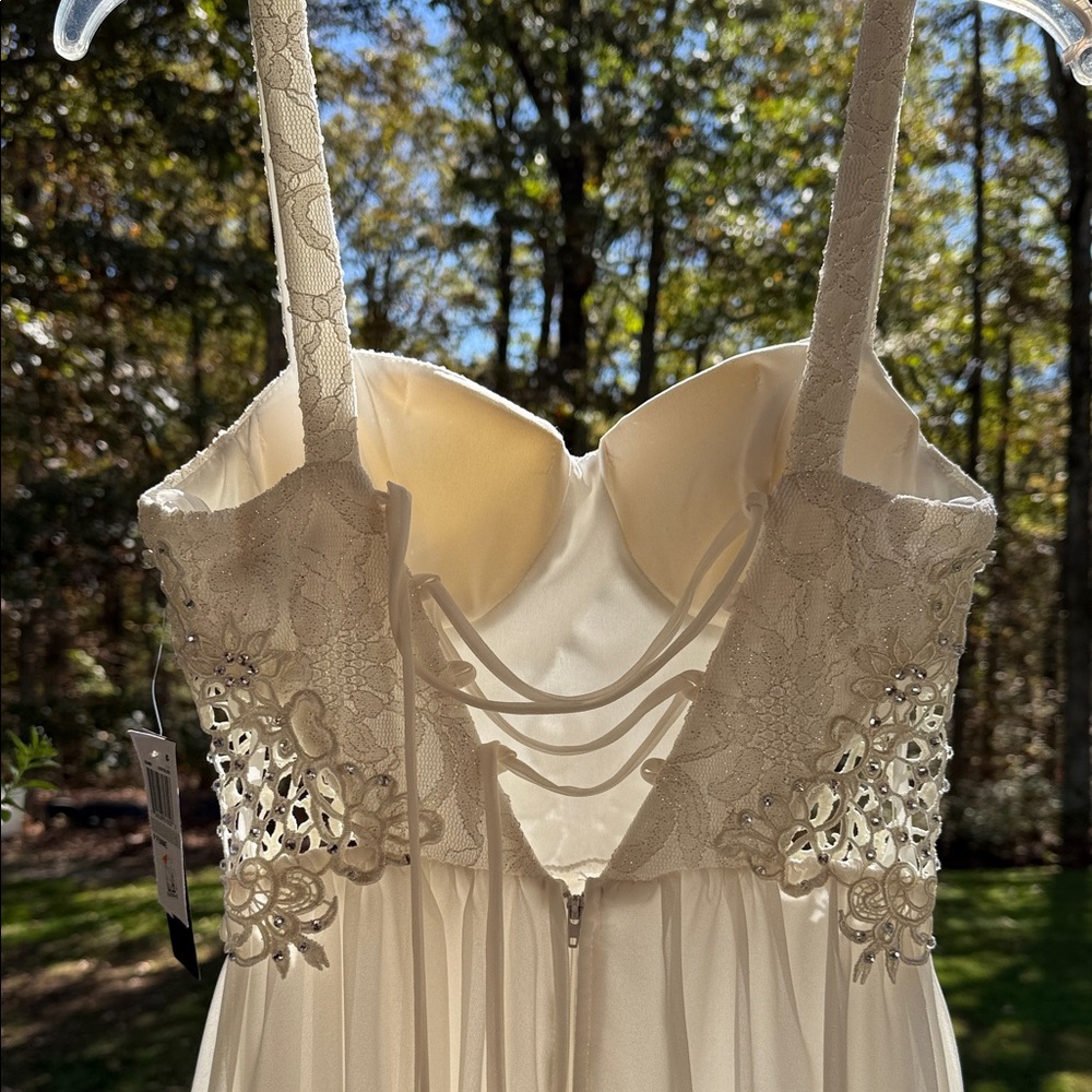 City Studio Strapless White Lace Dress - Picture 4 of 6